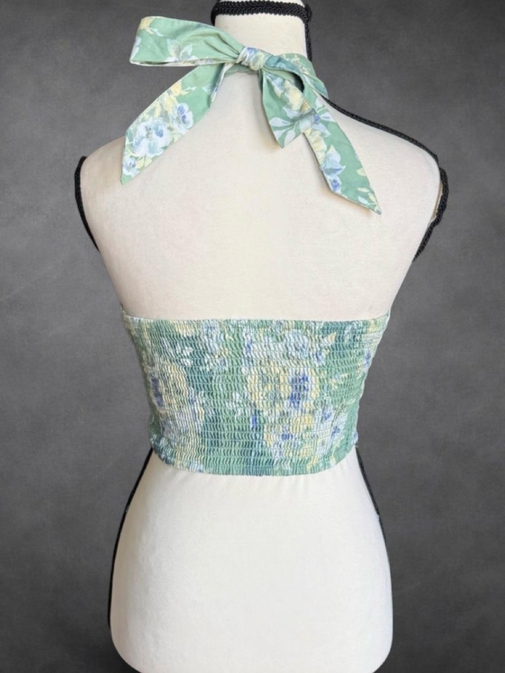 Abercrombie & Fitch Floral Halter Crop Top - Small - Picture 3 of 8
